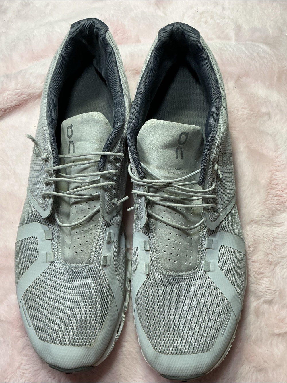 On Running Men’s Cloudswift Sneakers - Light Gray b96